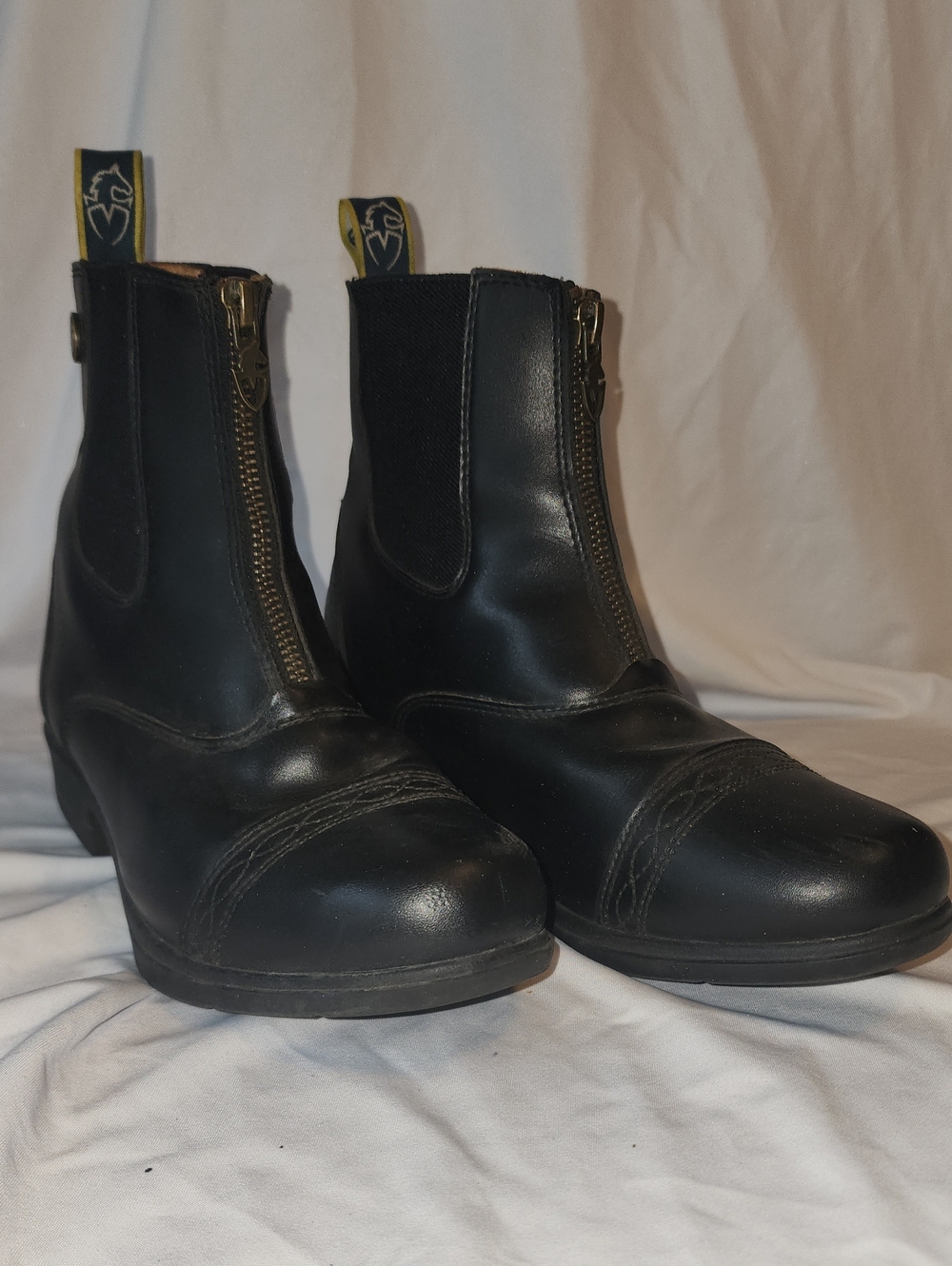 Moretta Size 5 Black Front-Zip‎ Leather Ankle Boots
